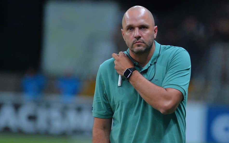 Cabia no seu time? Ex-Vasco é anunciado como técnico no Nacional, do Uruguai
