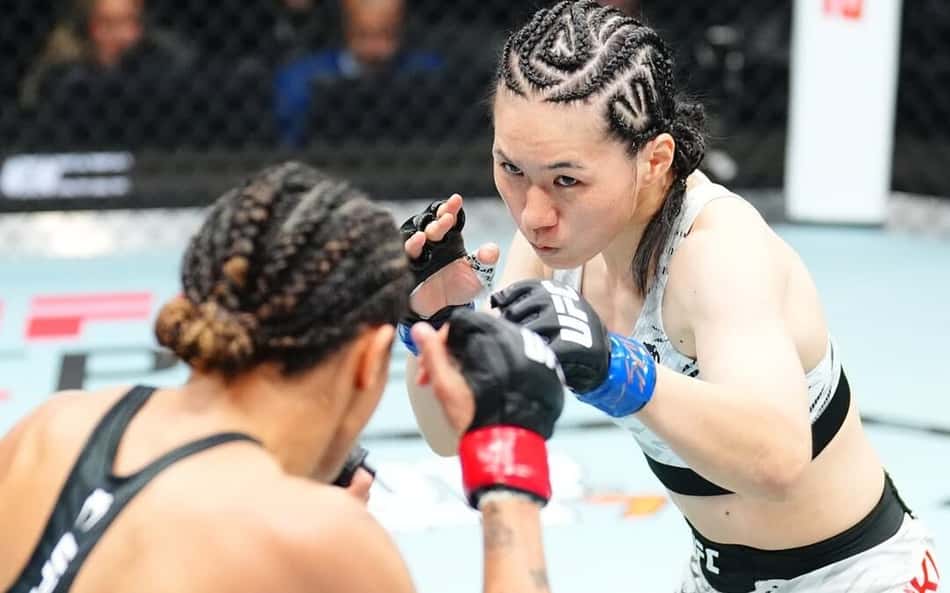 Jaqueline Amorim em ação contra Mizuki no UFC 321 (Foto: Reprodução/UFC Brasil)