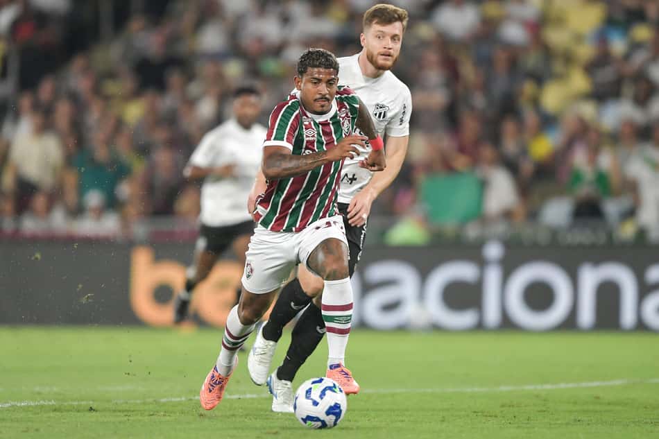 John Kennedy em Fluminense x Ceará (Foto: Thiago Ribeiro/AGIF)