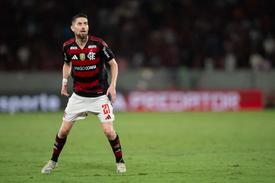 Jorginho em campo pelo Flamengo no Brasileirão