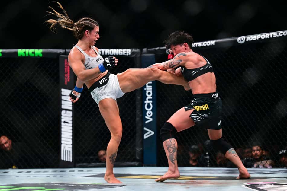 Mackenzie Dern venceu Virna Jandiroba pelo cinturão no UFC (Foto: Giuseppe CACACE / AFP)