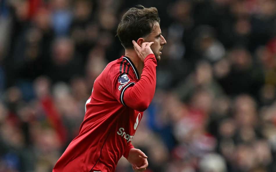 Mount faz golaço, Manchester United vence e afasta má fase na Premier League; veja