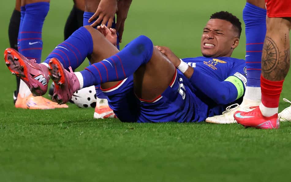 Real Madrid: Mbappé faz exames após sofrer desconforto em partida pela França