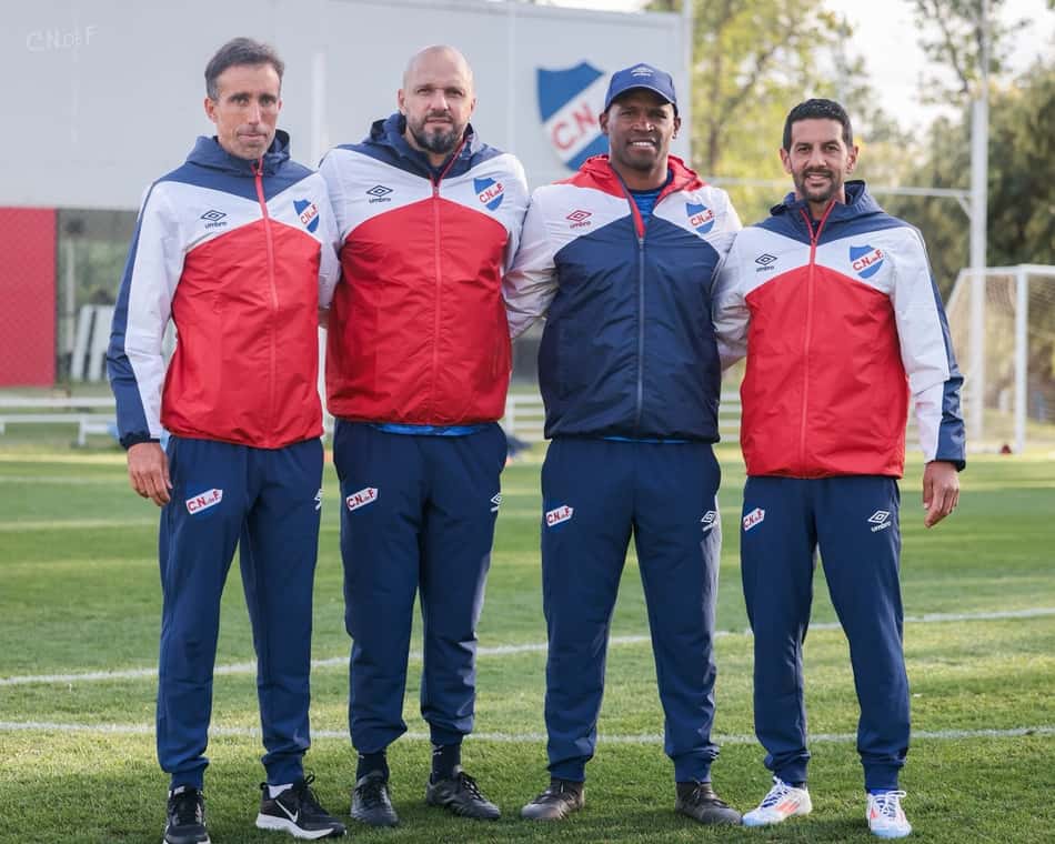 Jadson Viera na nova comissão técnica do Nacional na Ciudad Deportiva Los Céspedes (Foto: Divulgação/Nacional)