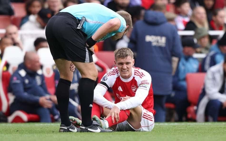 Odegaard sofre lesão ligamentar no joelho e preocupa o Arsenal