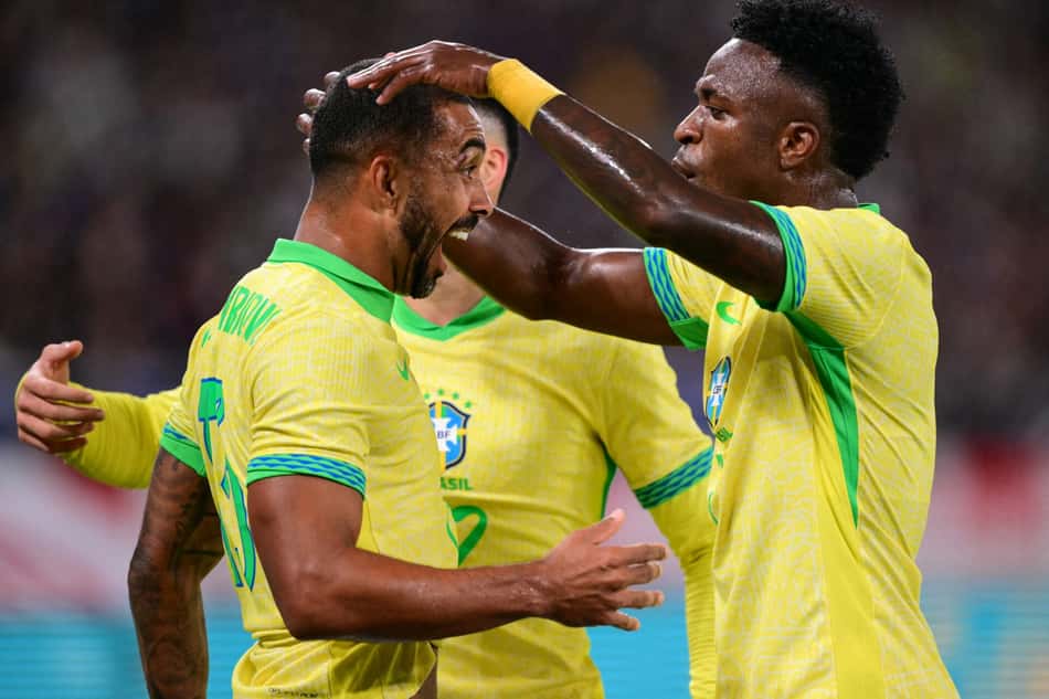 Paulo Henrique comemora gol pelo Brasil diante do Japão (Foto: Yuichi YAMAZAKI / AFP)