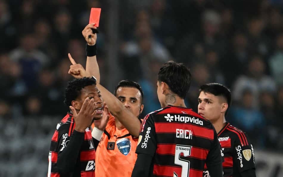 Flamengo: leitura labial revela conversa de Plata com árbitro antes de expulsão