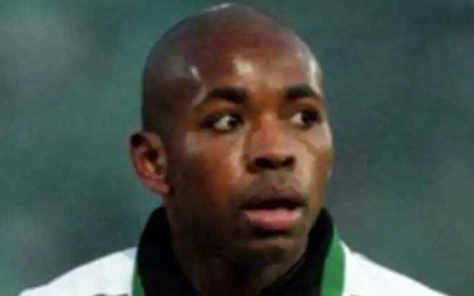 Internacional 0 x 2 Botafogo no Brasileirão 2005; César Prates faz golaço de falta