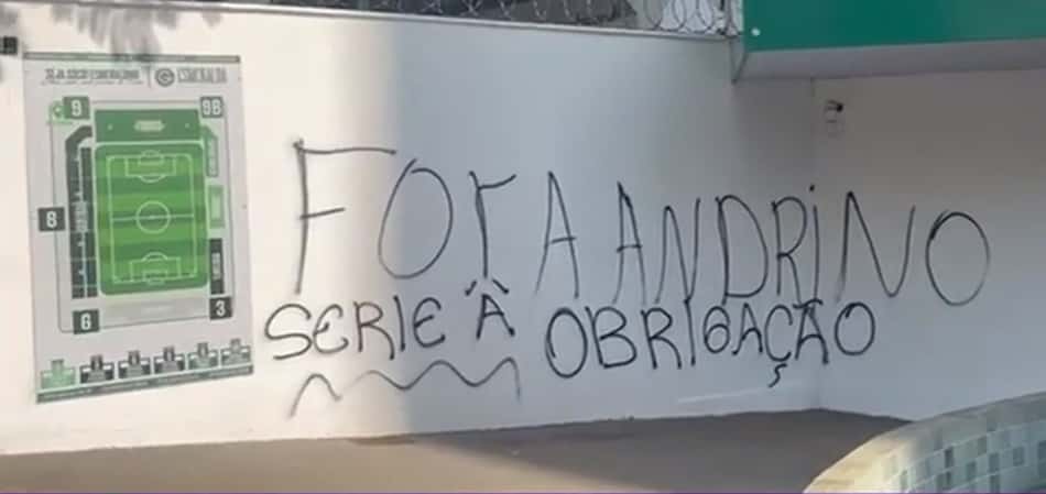 protesto torcida Goiás Serrinha