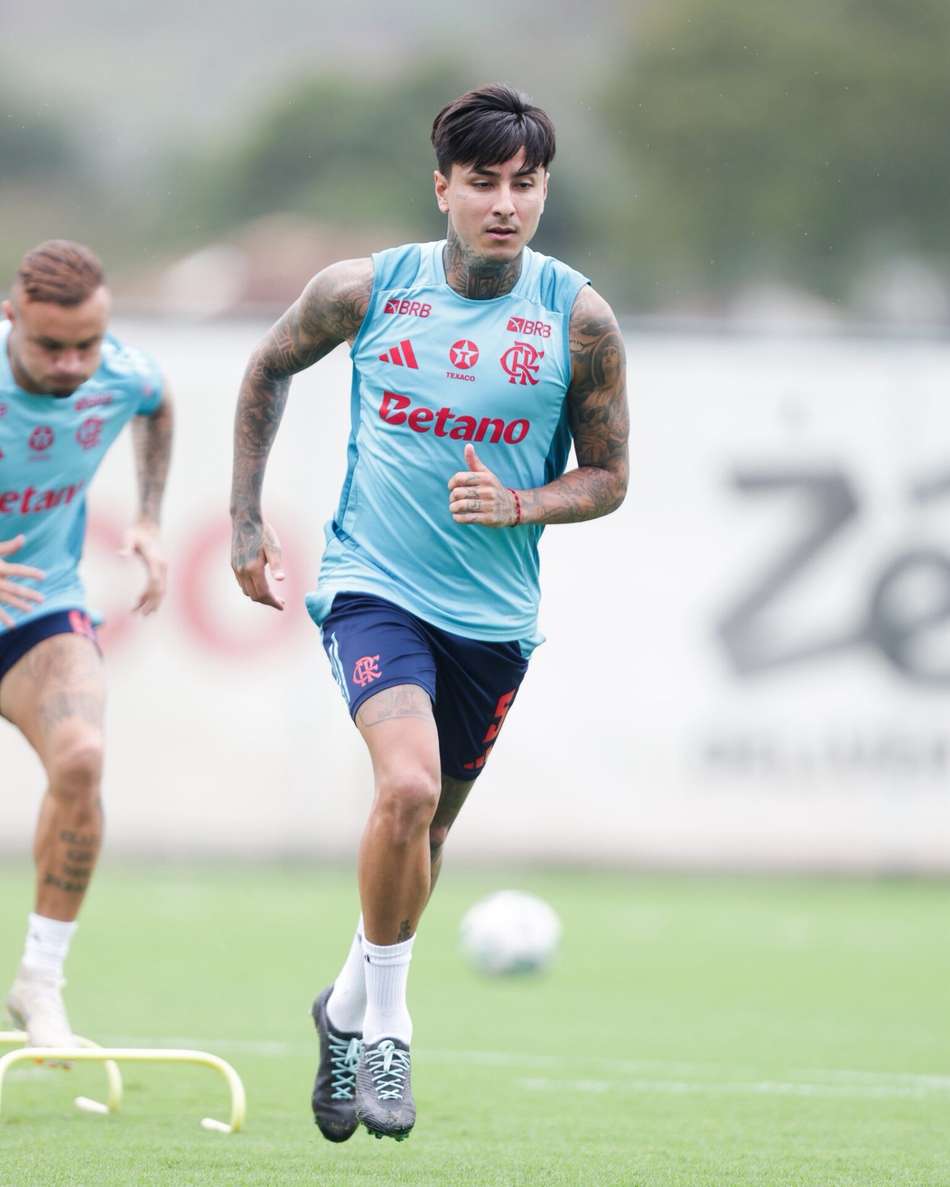 Pulgar participa de treino do Flamengo nesta quinta-feira (9) (Foto: Gilvan de Souza/Flamengo)