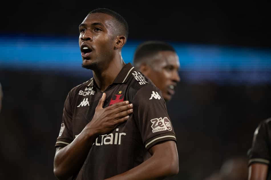 Rayan comemora gol do Vasco contra o Fluminense (Foto: Jorge Rodrigues/AGIF)