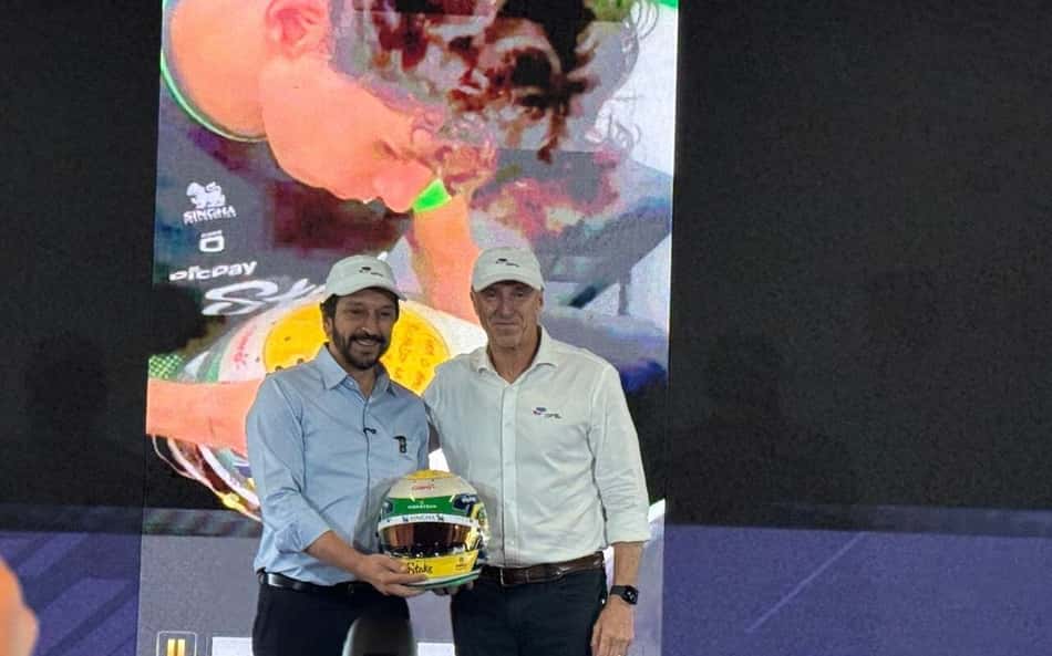 F1: Bortoleto presenteia Ricardo Nunes, prefeito de São Paulo
