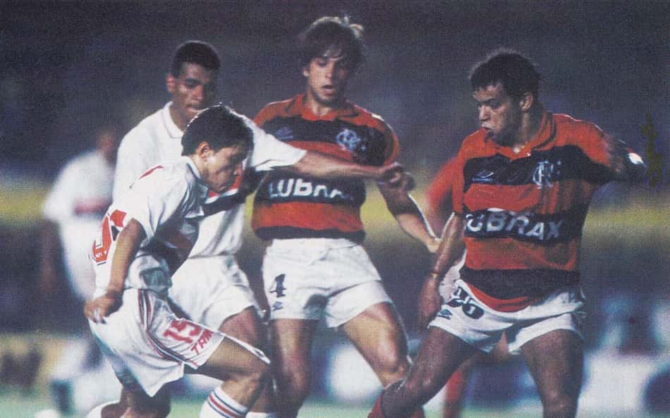 A Supercopa, também chamada de Supercopa Libertadores João Havelange, colocou frente a frente apenas ex-campeões da Copa Libertadores por uma década. (Conmebol)
