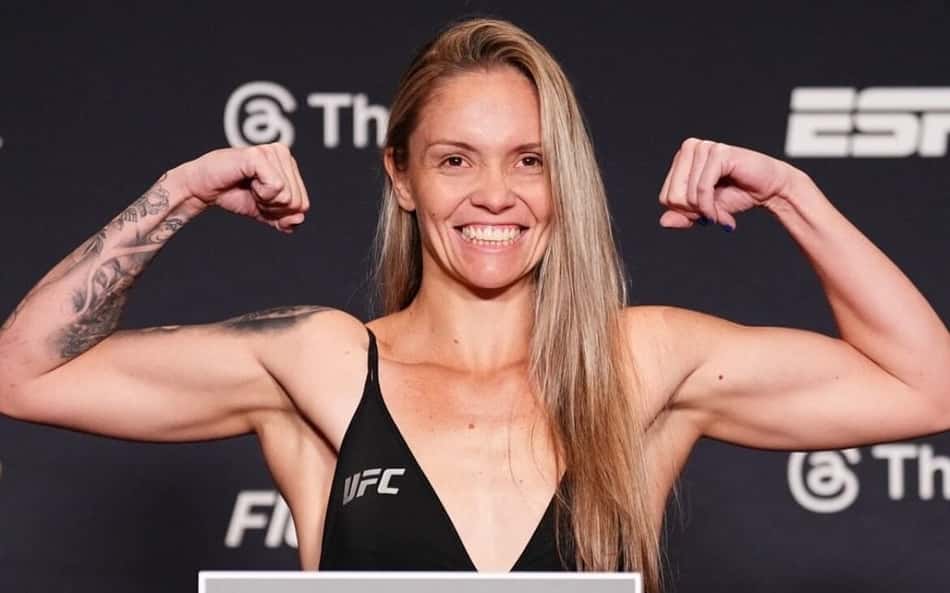 Tainara Lisboa em pesagem no UFC (Foto: Reprodução/Instagram: @tainaralisboaoficial)