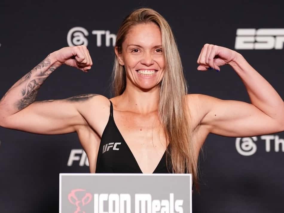Tainara Lisboa em pesagem no UFC (Foto: Reprodução/Instagram: @tainaralisboaoficial)
