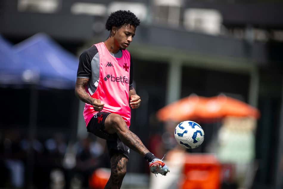 Tchê Tchê em treino do Vasco no CT Moacyr Barbosa
