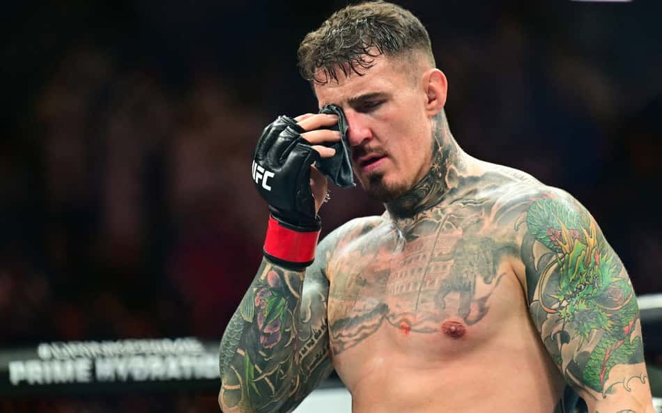 Tom Aspinall e Cyril Gane se enfrentaram pela luta principal no UFC 321 (Foto: Giuseppe CACACE / AFP)