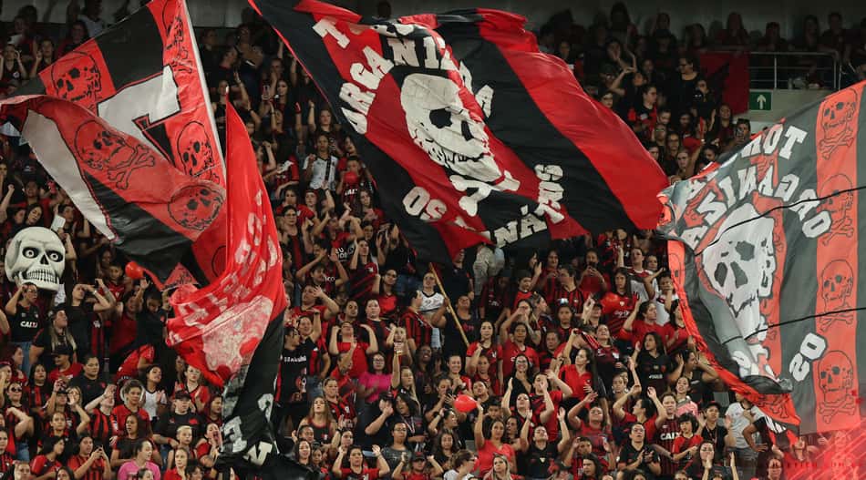 torcida feminina mulheres Athletico Arena da Baixada