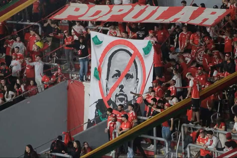 Protesto da torcida do Internacional 