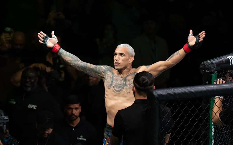 Atuação de Charles do Bronx no UFC Rio impressiona torcedores: 'Brutal'