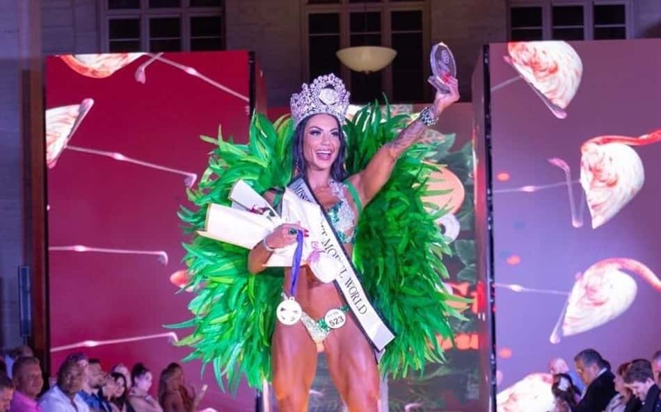 Graciella Carvalho colocou um aviso de Halloween inusitado na porta de casa (Foto: Assessoria / @officialgraci)