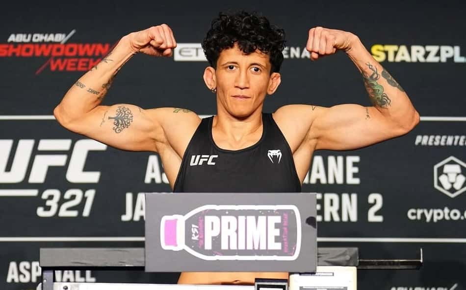 Virna Jandiroba na pesagem do UFC 321 (Foto: Reprodução/Instagram/UFC)