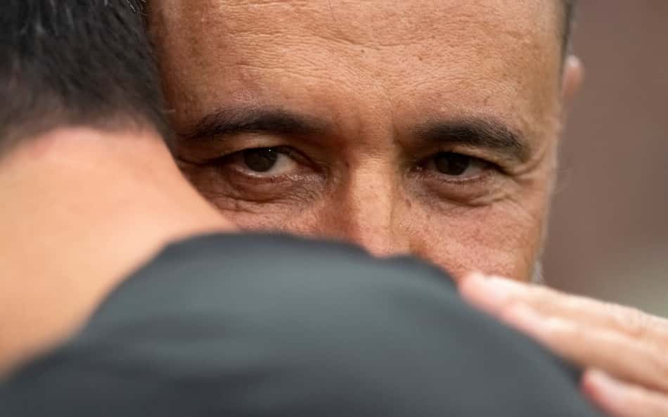 Ex-Flamengo e Corinthians, Vítor Pereira briga com torcida na Premier League; veja vídeo