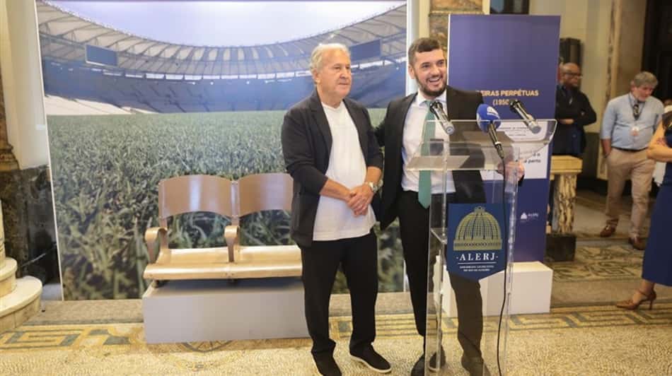 Zico em homenagem na Alerj (Foto: Divulgação)