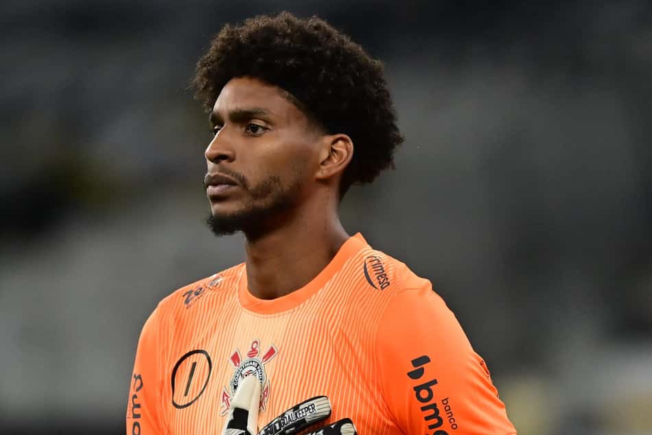 Hugo Souza está de volta ao gol do Timão (Eduardo Carmim/Photo Premium/Gazeta Press)