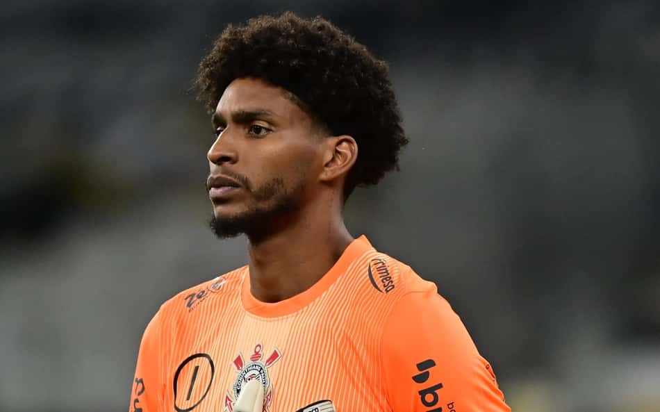 Hugo Souza está de volta ao gol do Timão (Eduardo Carmim/Photo Premium/Gazeta Press)
