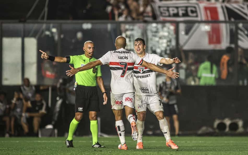 Equipes se enfrentaram em São Januário (Foto: Thiego Mattos/Pera Photo Press/Gazeta Press)