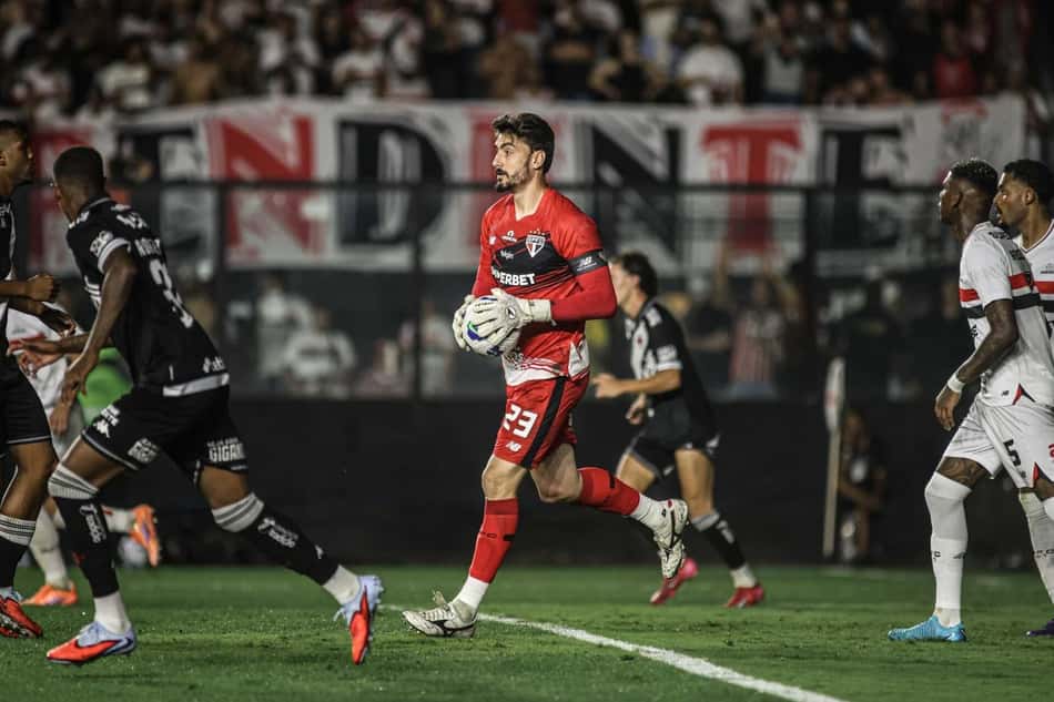 Rafael com a camisa do São Paulo
