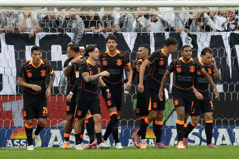 Corinthians tem quase todo elenco à disposição de Dorival Jr (Foto: Joisel Amaral/ Agif/Gazeta Press)
