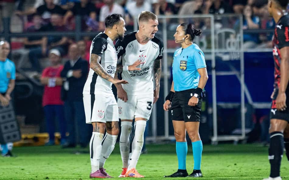 Corinthians: Edina Alves detalha expulsão de Charles e esclarece sequência de cartões