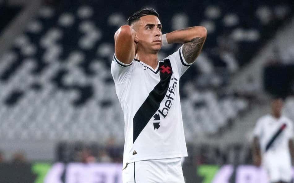Puma Rodríguez se lamenta oportunidade perdida contra o Botafogo (Foto: Delmiro Junior/Photo Premium/Gazeta Press)