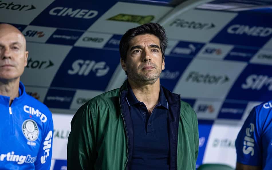 Palmeiras convive com polêmicas de arbitragem, e Abel questiona 'narrativas que se criam'