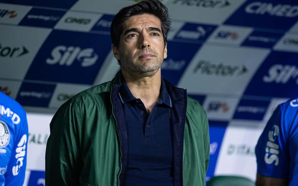 Torcedores do Palmeiras mandam recado a Abel Ferreira após derrota para o Grêmio