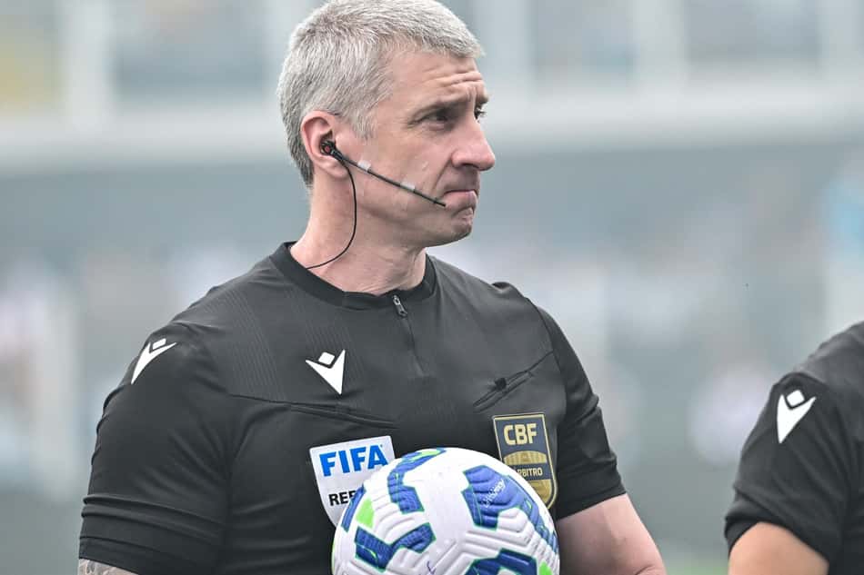 Anderson Daronco apitará jogo entre Botafogo e Flamengo (Foto: Jota Erre/AGIF/GazetaPress)