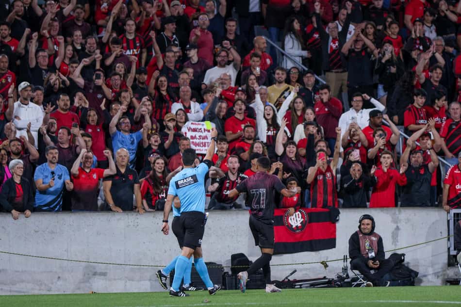 Athletico Volta Redonda Leozinho gol comemoração