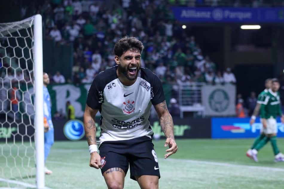 Yuri Alberto em partida contra o Palmeiras (Foto: Theo Daolio/Mochila Press/Gazeta Press)