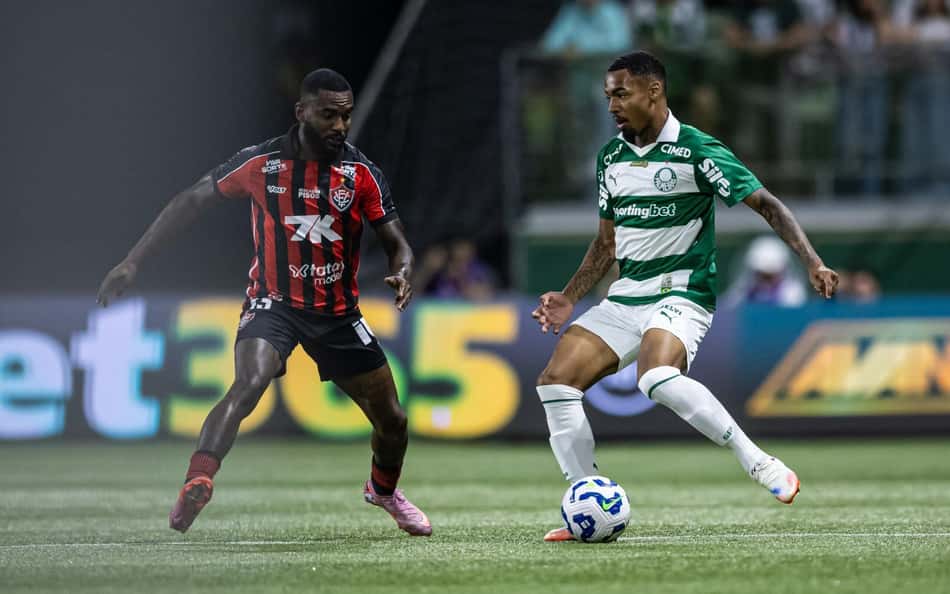 Jogada de titular do Palmeiras repercute entre torcedores do Flamengo: 'Impressionante'