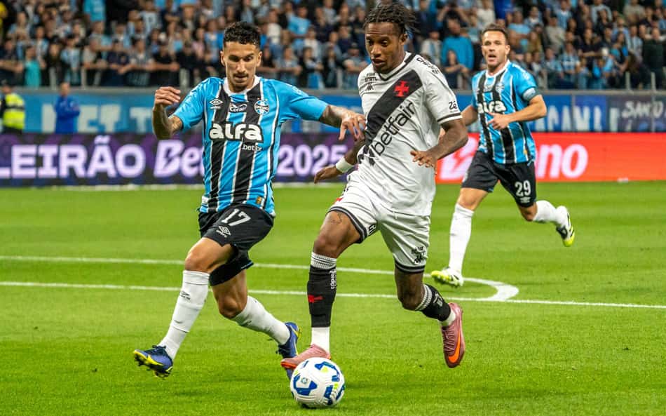 Torcedores do Vasco apontam culpado após gol do Grêmio: 'Errou em tudo'