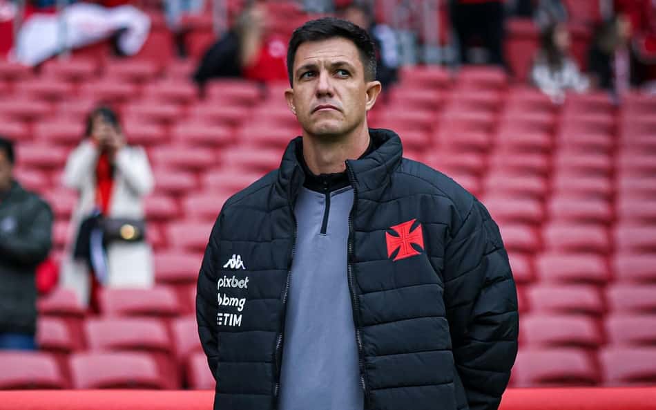 Última sequência de cinco derrotas do Vasco foi em 2023 e acabou com a demissão do técnico