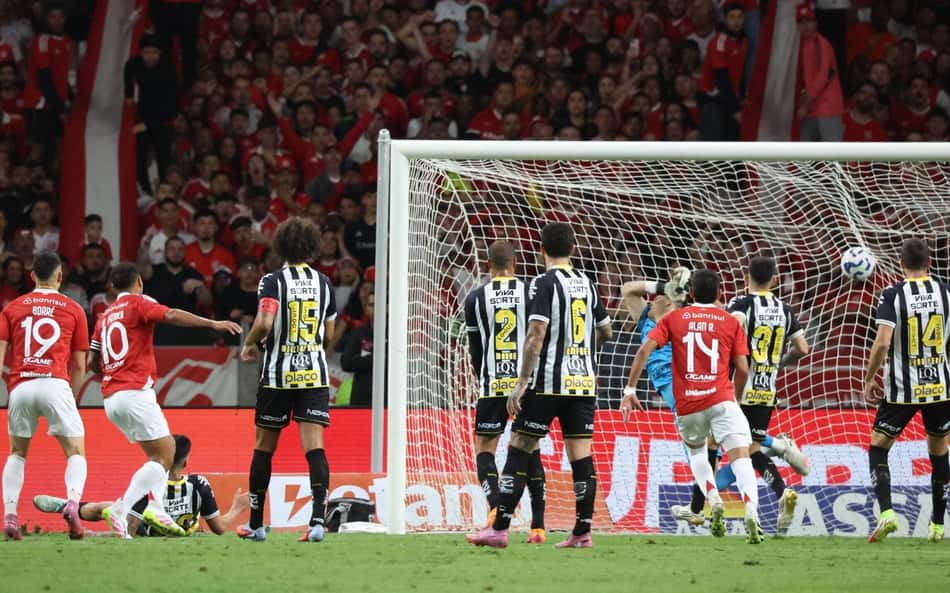 Chances de o Internacional cair para a Série B se mantêm estáveis