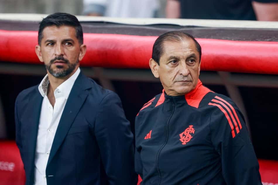 Ramón Díaz e Emiliano Díaz, técnico e auxiliar técnico do Internacional