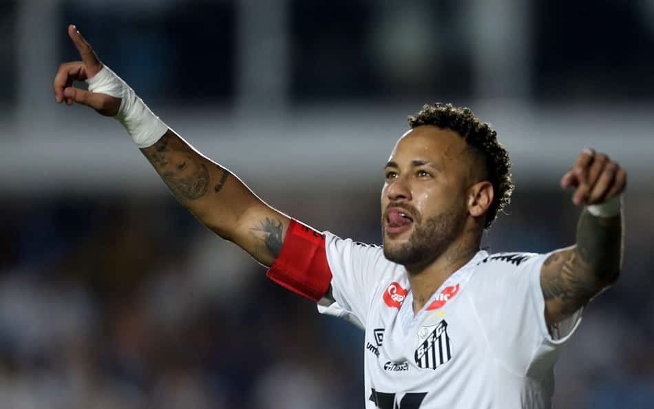 Neymar marcou o primeiro gol do Santos (Foto: Guilherme Dionizio/Código19/Gazeta Press)