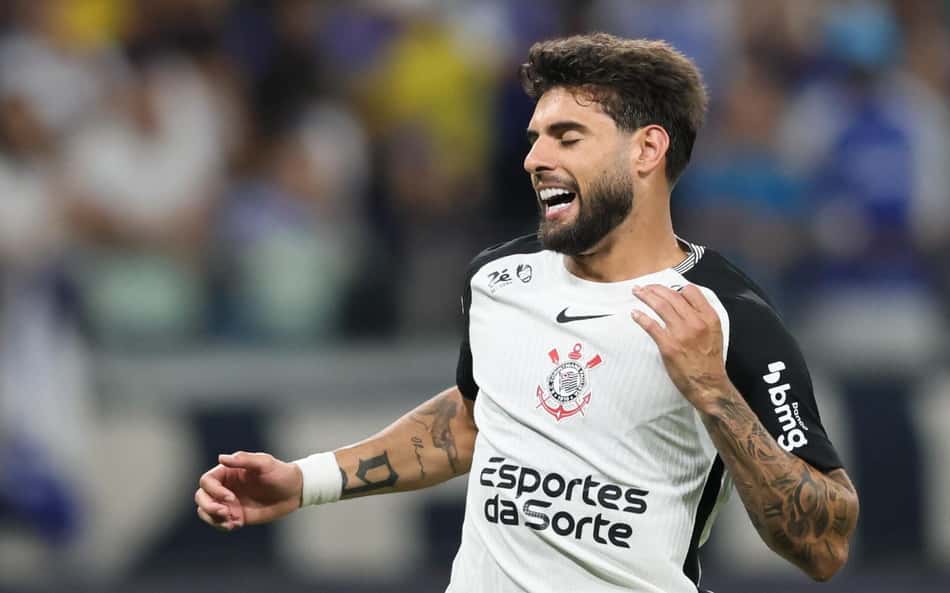 Yuri Alberto sente dores e vira preocupação no Corinthians