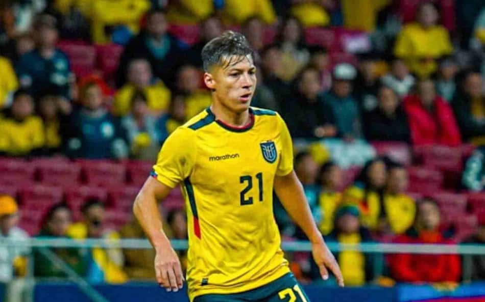 Volante titular do Atlético-MG deixa campo lesionado em partida de seleção: Preocupa?