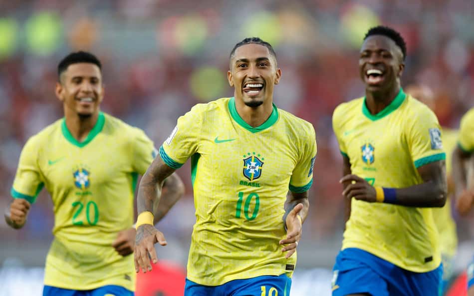 Raphinha e Vini Jr. estão entre os jogadores mais valiosos da Seleção Brasileira