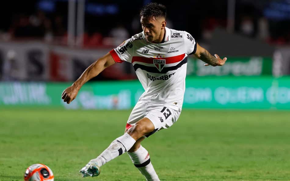 Enzo Díaz passa por cirurgia e desfalca o São Paulo até o fim do ano